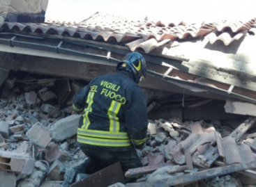 Itália começa a avaliar estragos após dois terremotos atingirem o país