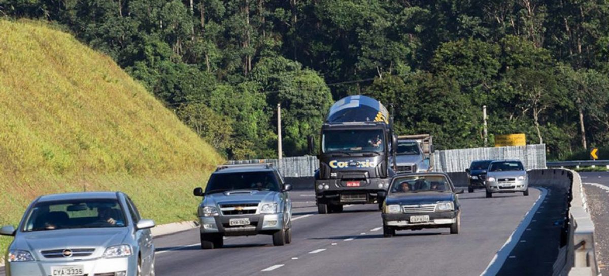 Rodovias paulistas têm operação especial para feriado