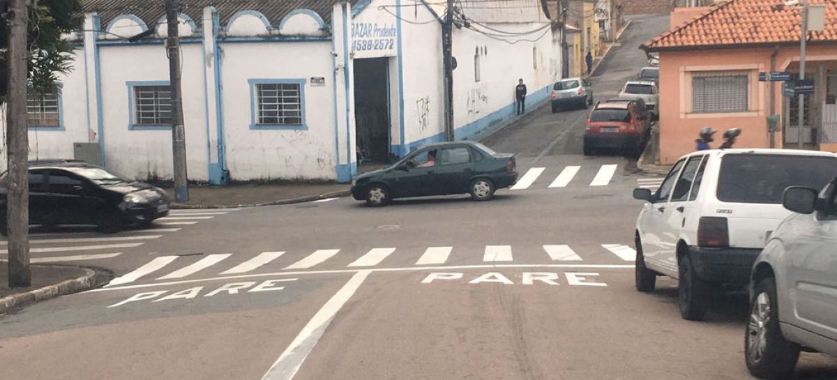 Rua Antônio Mutton passa a ser mão única. Confira outras três alterações no trânsito de Itatiba.