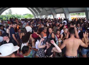 10ª Parada do Orgulho LGBT de Itatiba reúne centenas de pessoas no domingo (26)