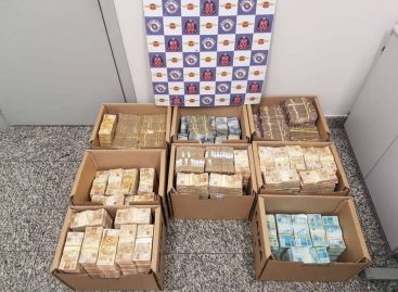 Homens são presos com R$ 3,3 milhões em caixas de papelão em Jundiaí